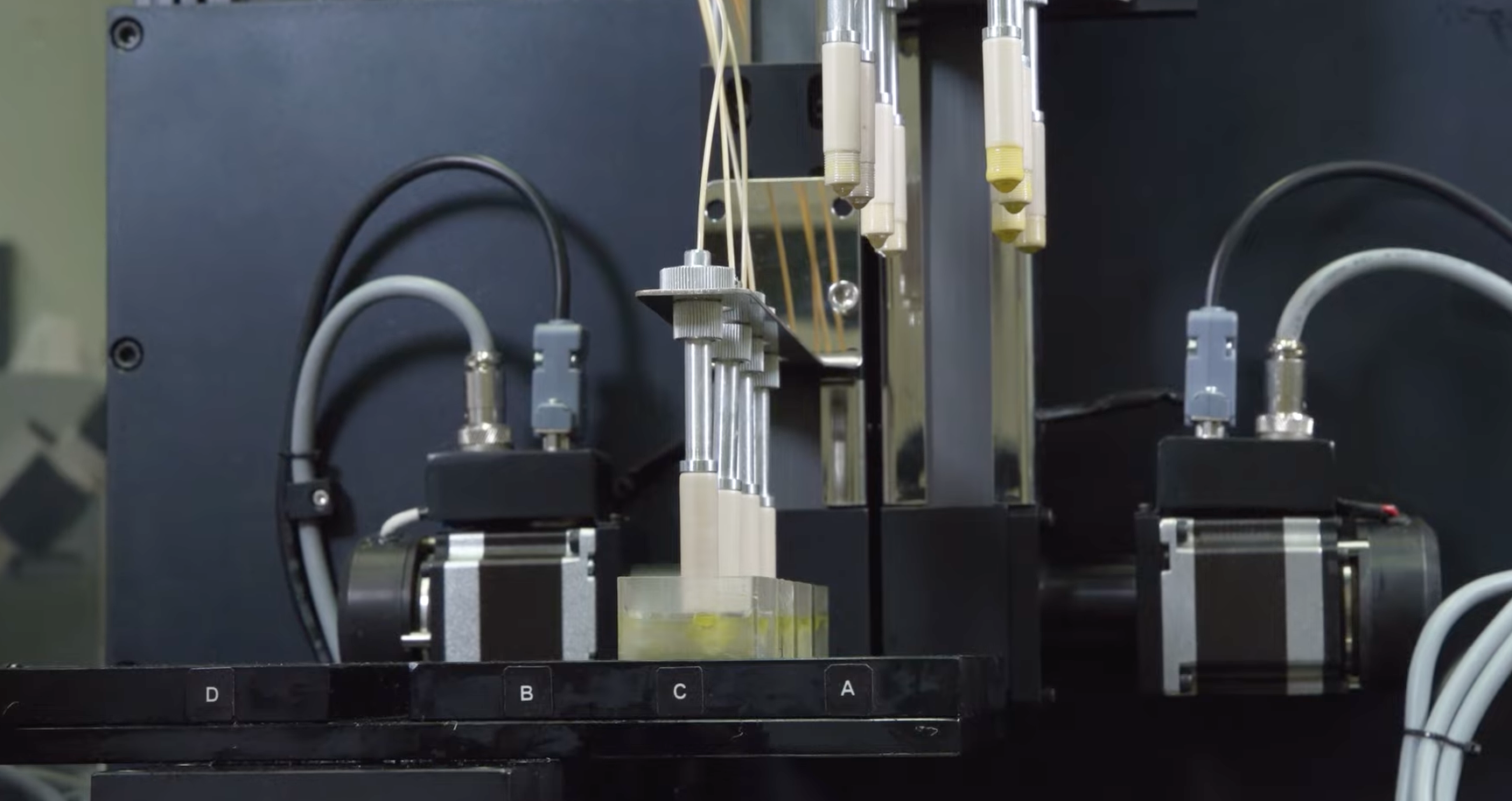 Laboratory droplet and encapsulation equipment